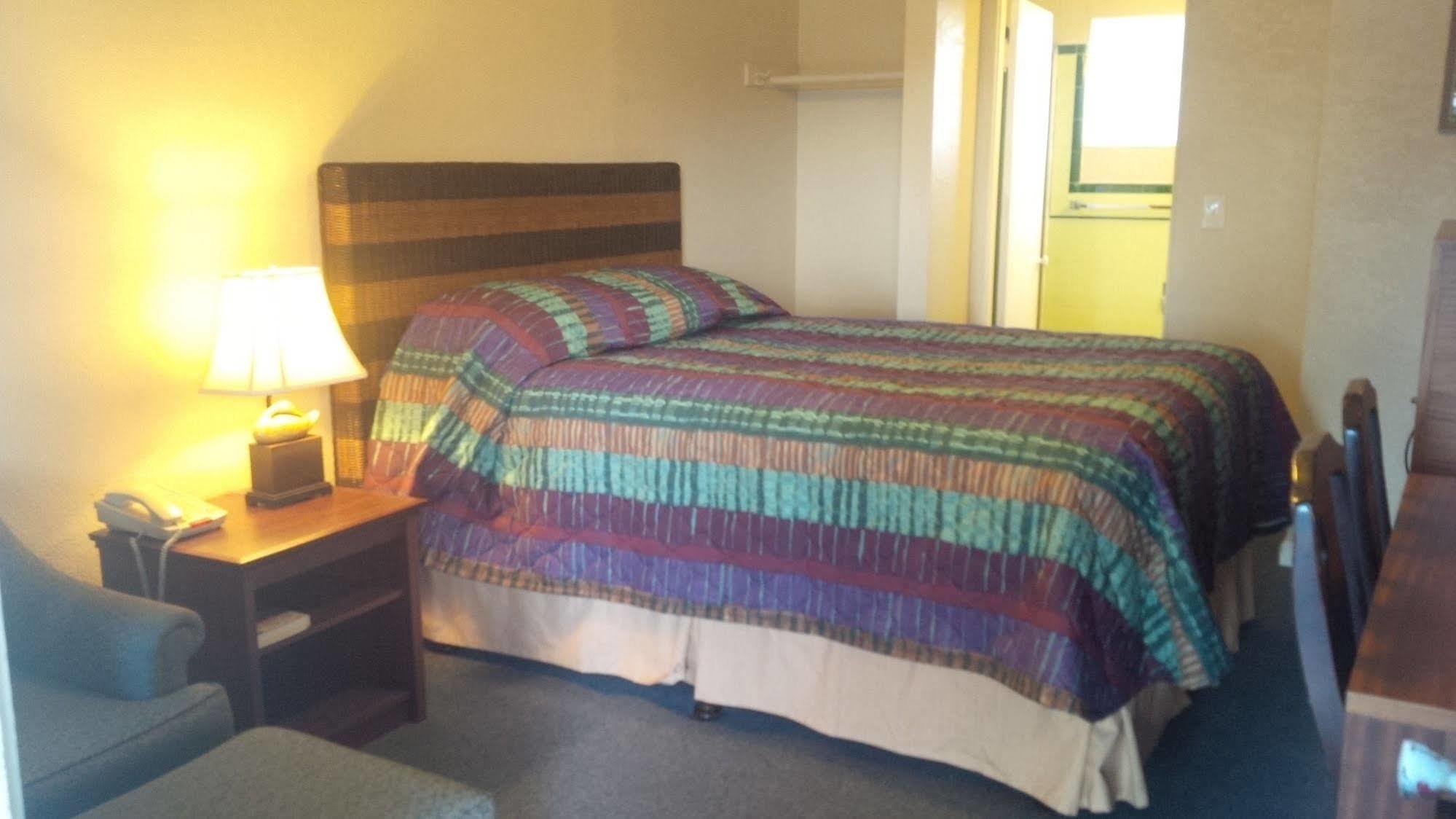 Holiday Lodge Port Angeles Bagian luar foto